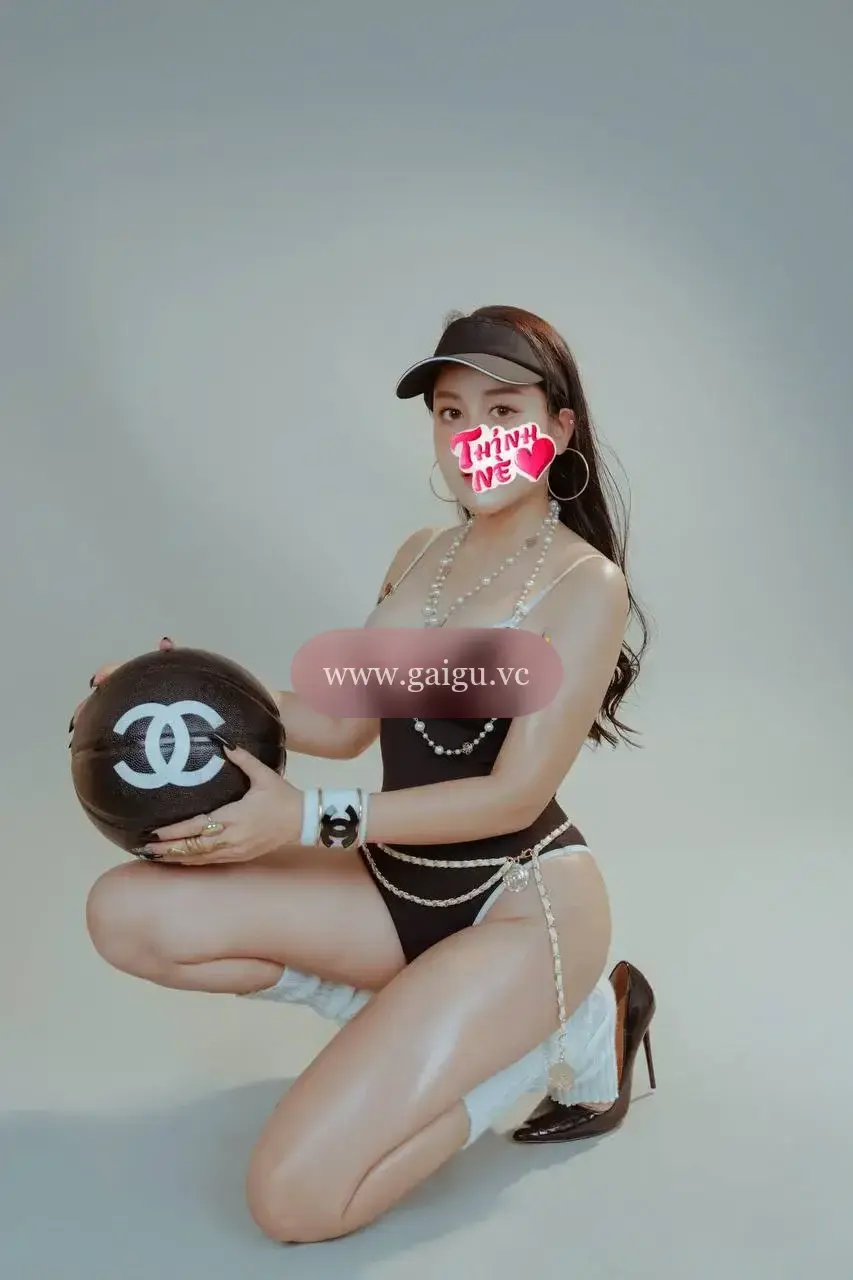 KHÁNH HUYỀN NGỰC TO BODY MƯỢT - NỒNG NÀN QUYẾN RŨ LÀM TÌNH CỰC PHÊ