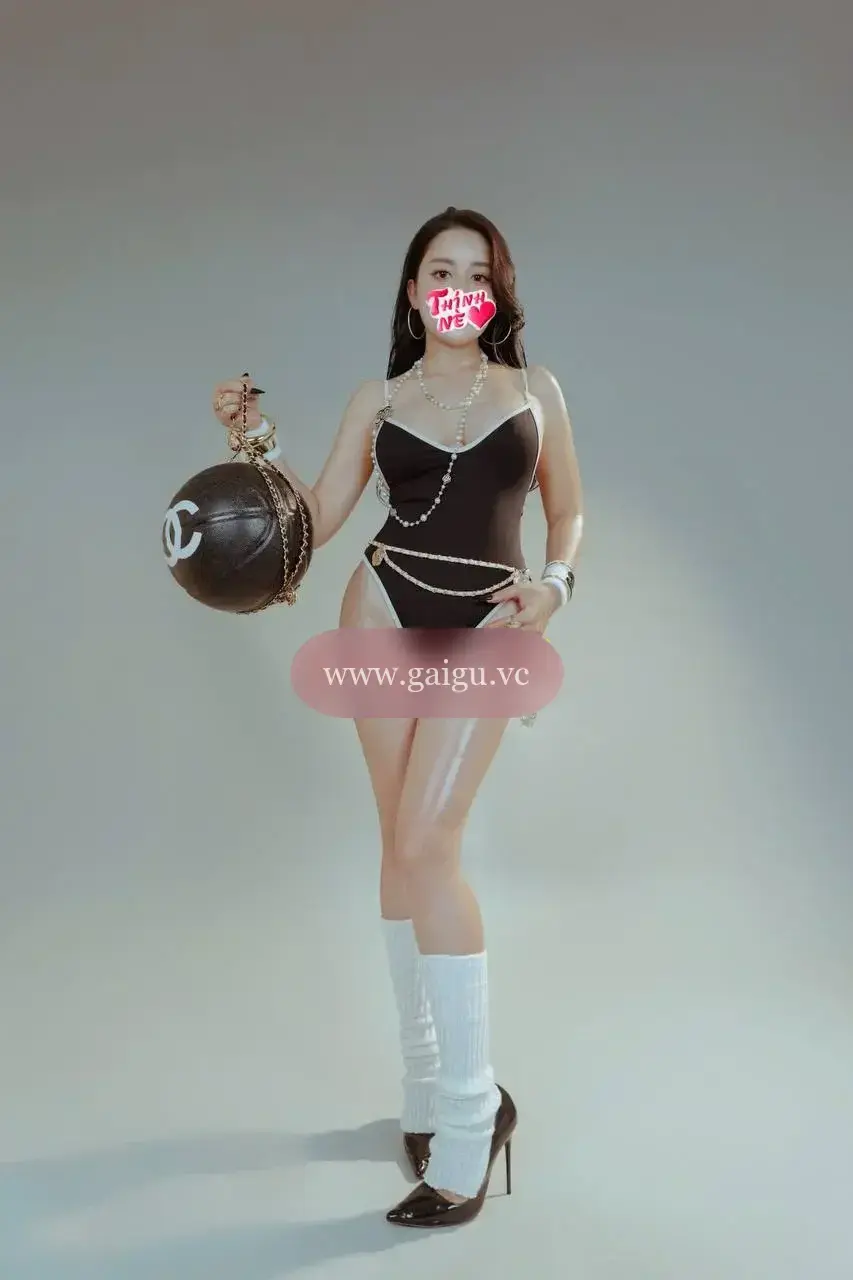 KHÁNH HUYỀN NGỰC TO BODY MƯỢT - NỒNG NÀN QUYẾN RŨ LÀM TÌNH CỰC PHÊ