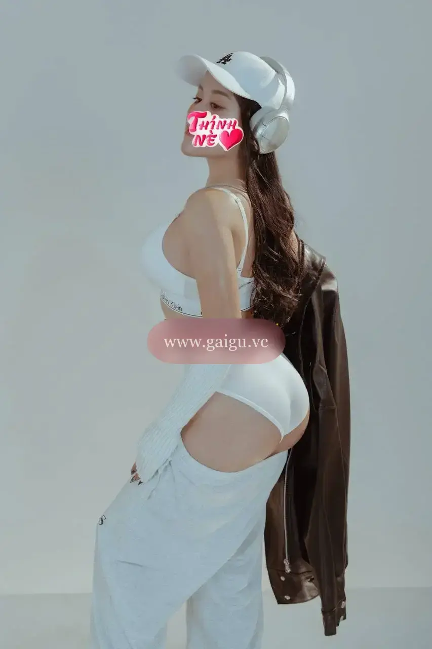 KHÁNH HUYỀN NGỰC TO BODY MƯỢT - NỒNG NÀN QUYẾN RŨ LÀM TÌNH CỰC PHÊ