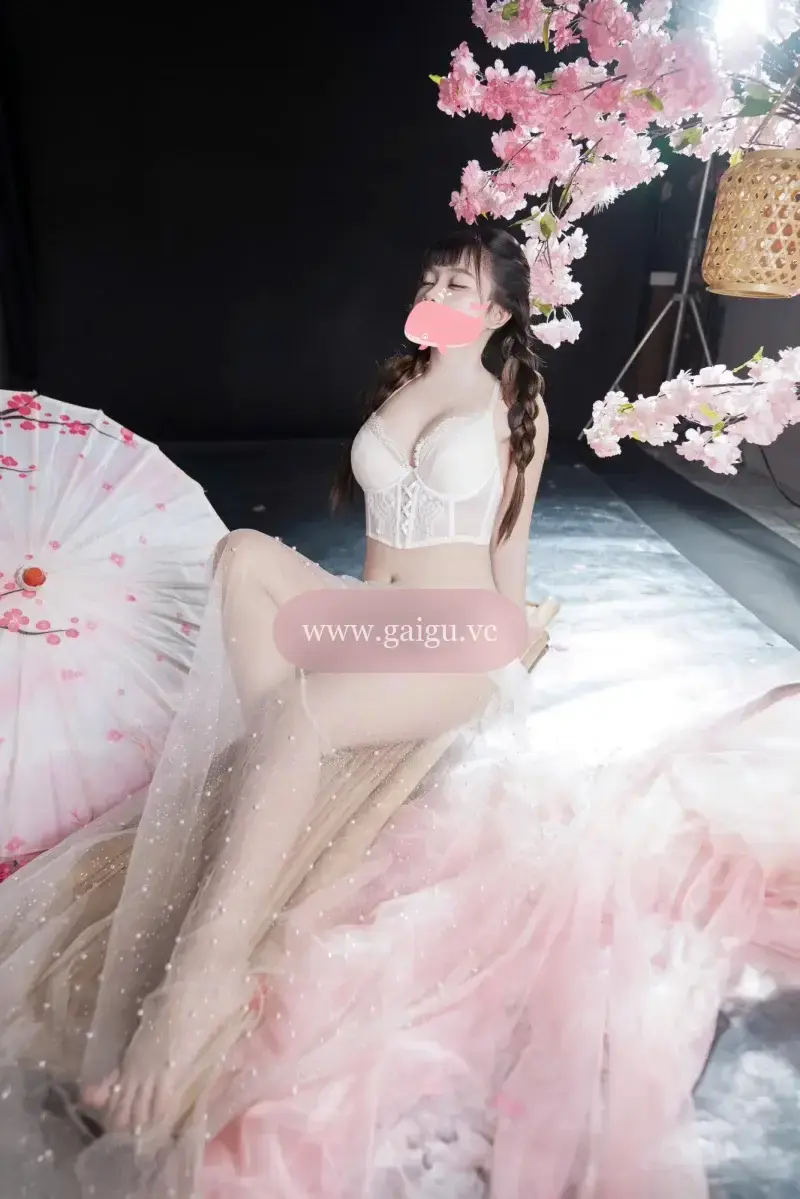 Khả ái- em non tơ, dể thương xinh xắn!!!