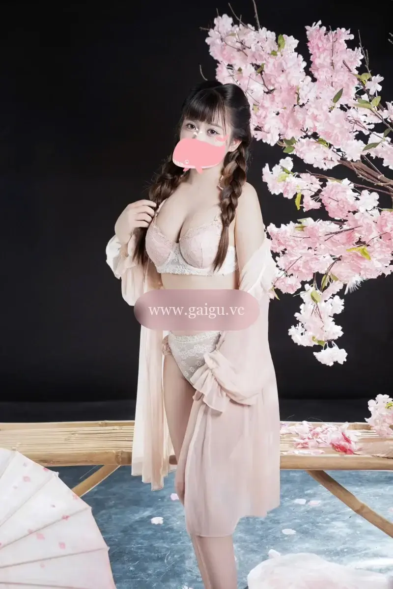 Khả ái- em non tơ, dể thương xinh xắn!!!
