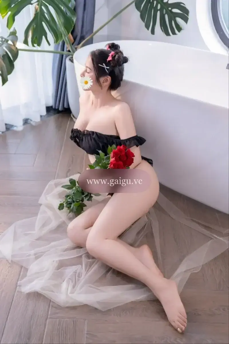 Thảo My_ Gái xinh chiều khách, kỹ năng cực tốt