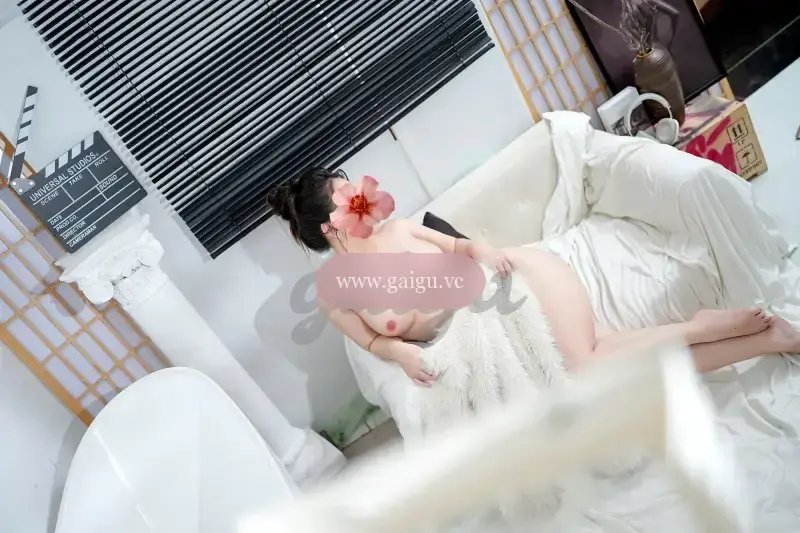 Lili Ngực To Bím Hồng Thần Dâm