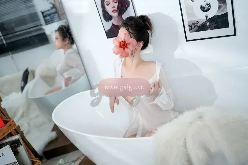 Lili Ngực To Bím Hồng Thần Dâm