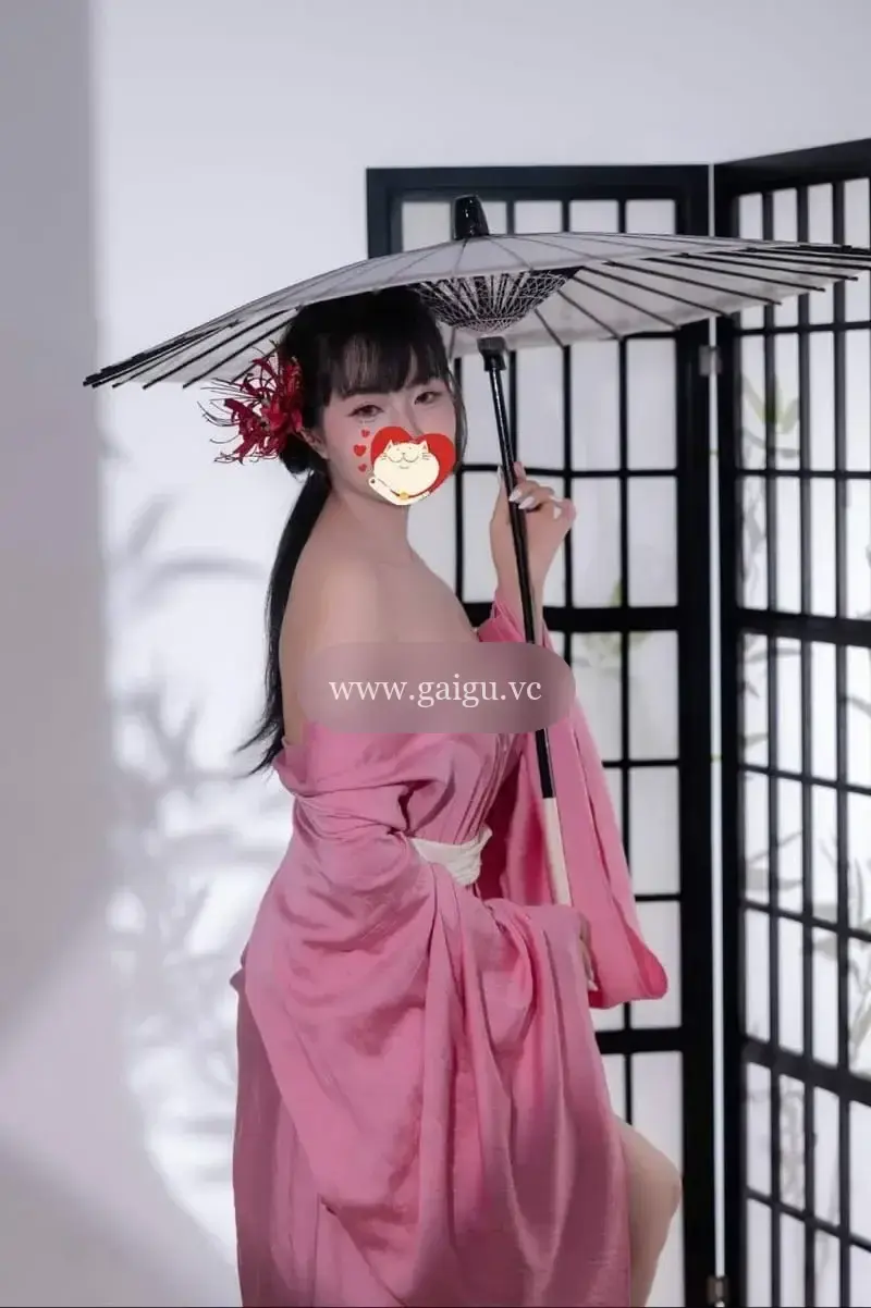Thy Thy_ Gái xinh body gợi cảm