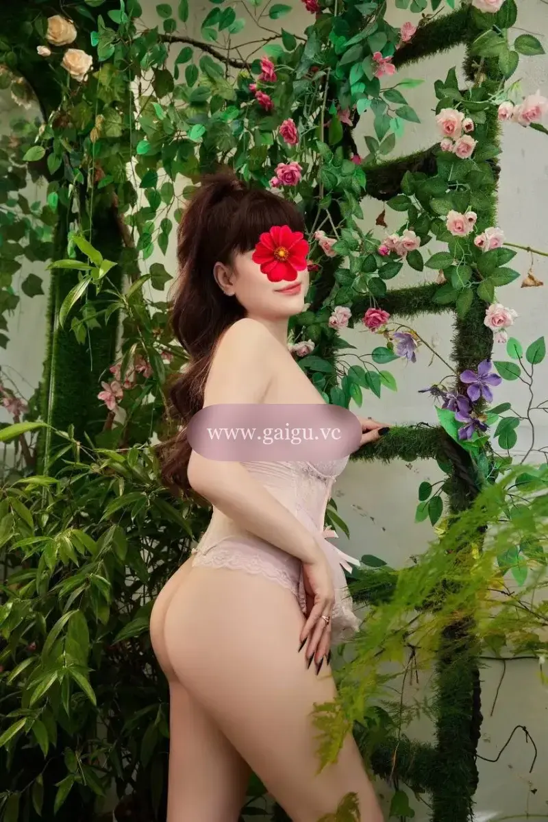 MỸ ANH XINH XẮN VÚ TO MÔNG TRÒN BÚ LIẾM CU RẤT DÂM CỰC KỲ CHIỀU KHÁCH NHƯ NGƯỜI YÊU