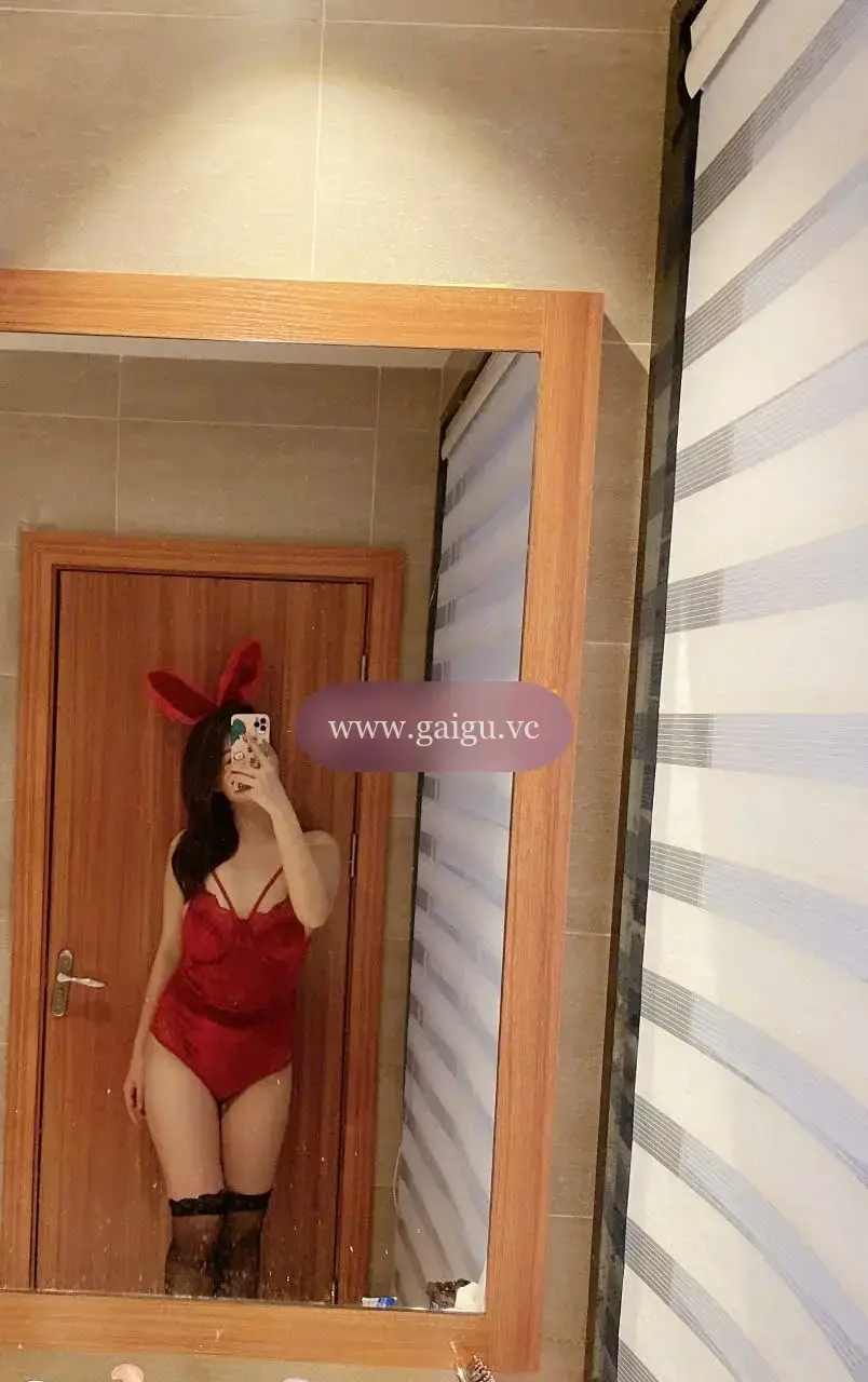 HÓT HA NA _ GIRL XINH MẶT CỰC DÂM RÊN LA ĐỦ TƯ THẾ