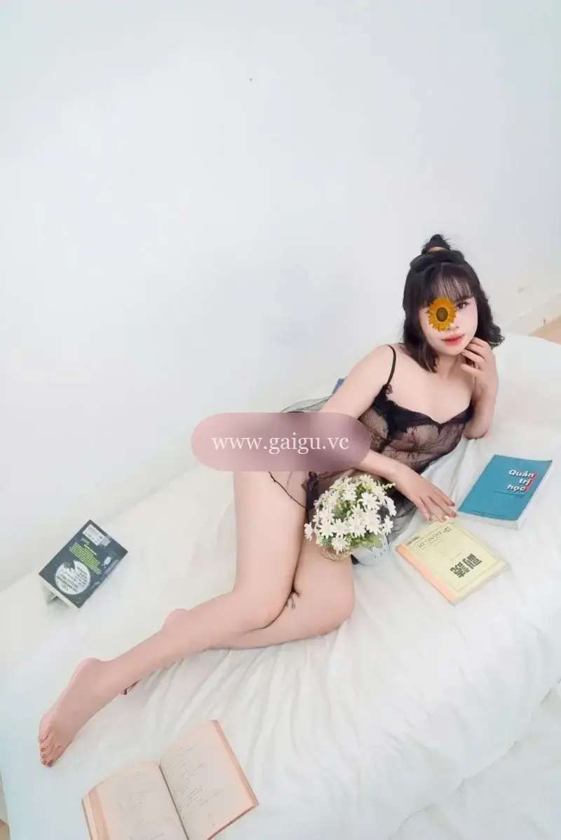 Linh Lan - siêu dâm- vú mông cân đối