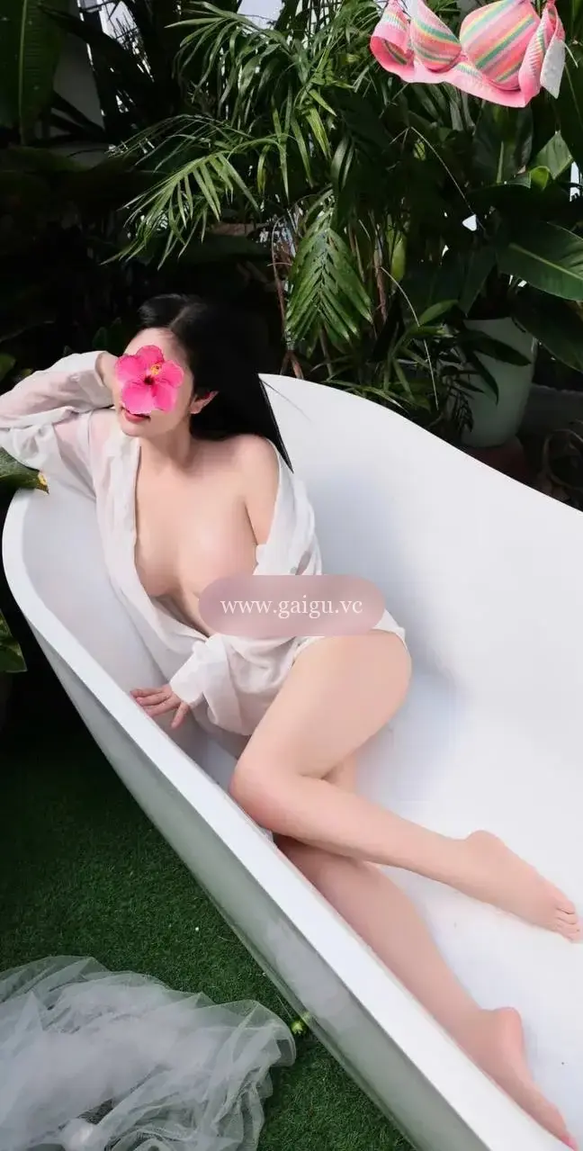 NGỌC LAN GÁI DÂM ĐAM MÊ TÌNH DỤC CHUYÊN KHOA KÈN SÁO CỰC CHIỀU KHÁCH
