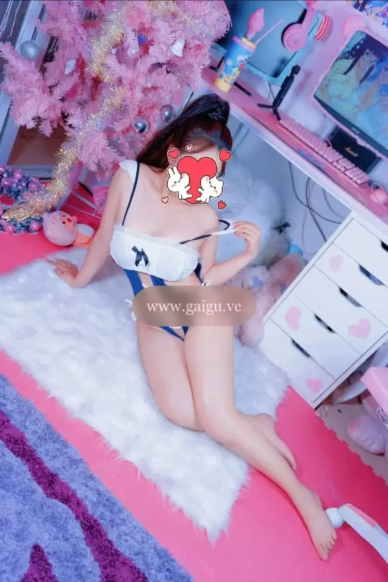 {} ❤️Thu Thuỷ❤️ Em gái 2k, da trắng, face cực xinh