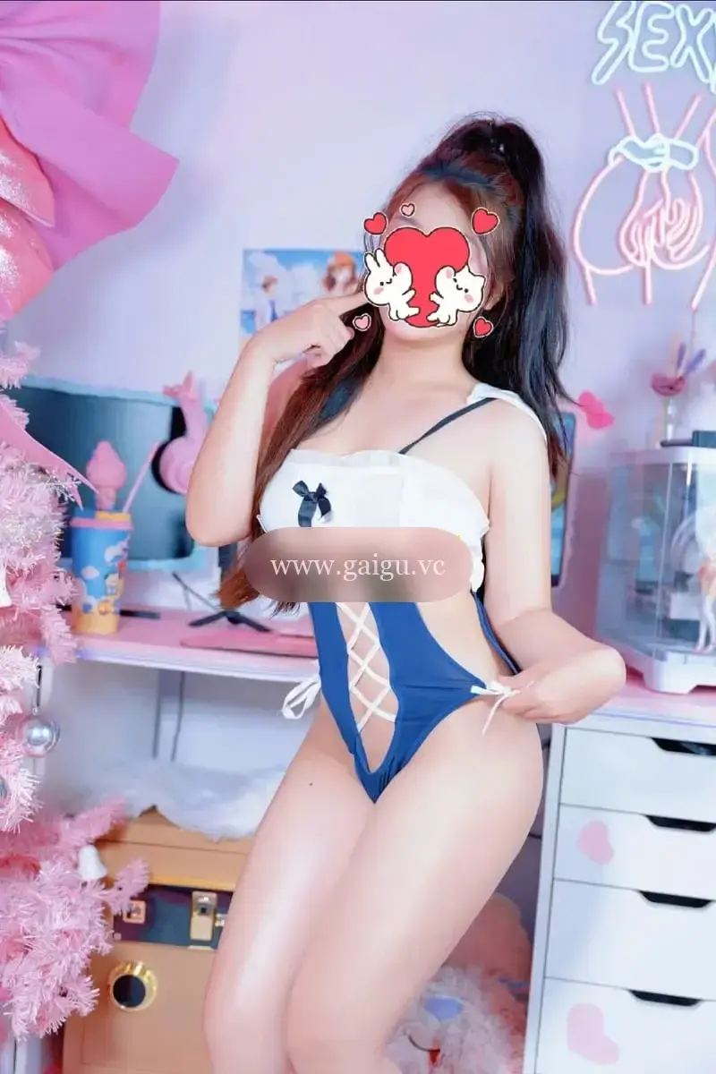 {} ❤️Thu Thuỷ❤️ Em gái 2k, da trắng, face cực xinh