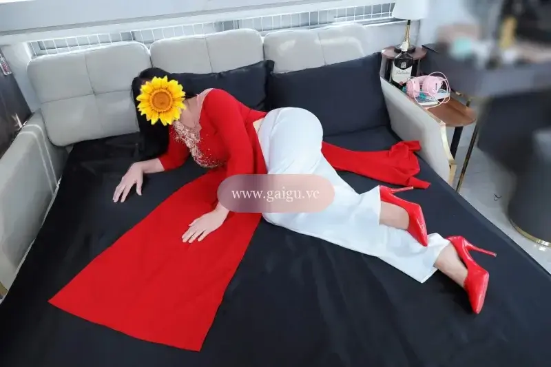 HOT HOÀNG THU SIÊU PHẨM ĐỘC LẠ&nbsp; HỒI XUÂN THICH BÚ CU LÀM TÌNH CHƠI KIỂU CUỒNG DÂM NHƯ PHIM XES MỸ