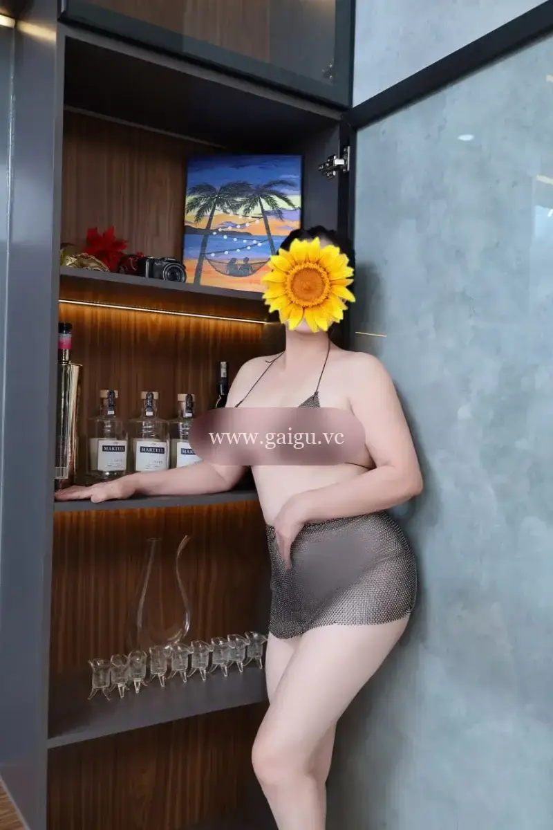 HOT HOÀNG THU SIÊU PHẨM ĐỘC LẠ&nbsp; HỒI XUÂN THICH BÚ CU LÀM TÌNH CHƠI KIỂU CUỒNG DÂM NHƯ PHIM XES MỸ