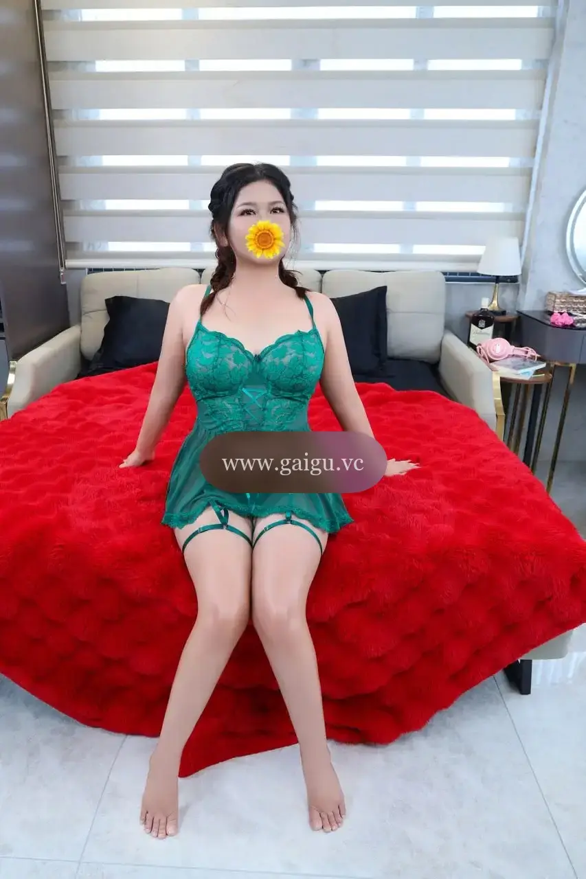 NGỌC TRANG FULL DỊCH VỤ - Vú mông siêu bự, hàu to ngọt nước, chiều khách chuẩn thần dâm.