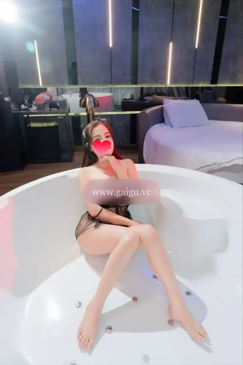 PHƯƠNG THẢO _ body căng cực vú to mông mấy doggy phê quên lối về
