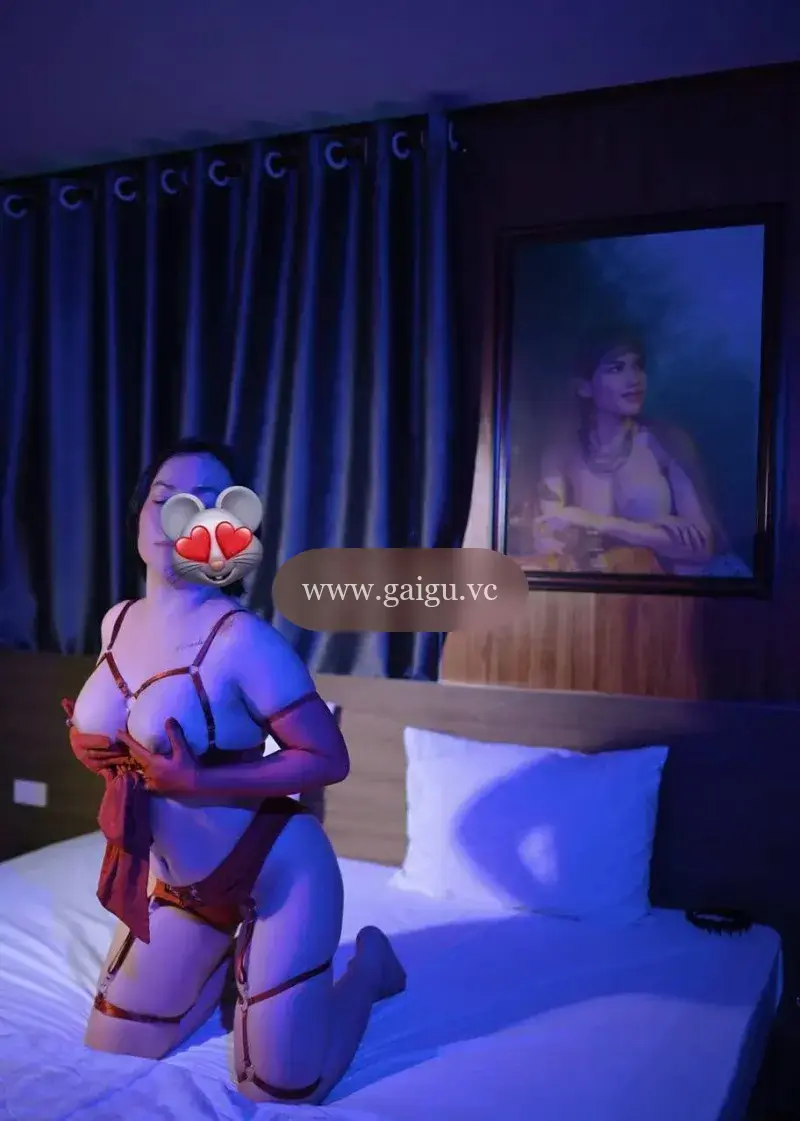 TIỂU VI - MASSAGE - MÔNG VÚ TO - DOGY BAO PHÊ