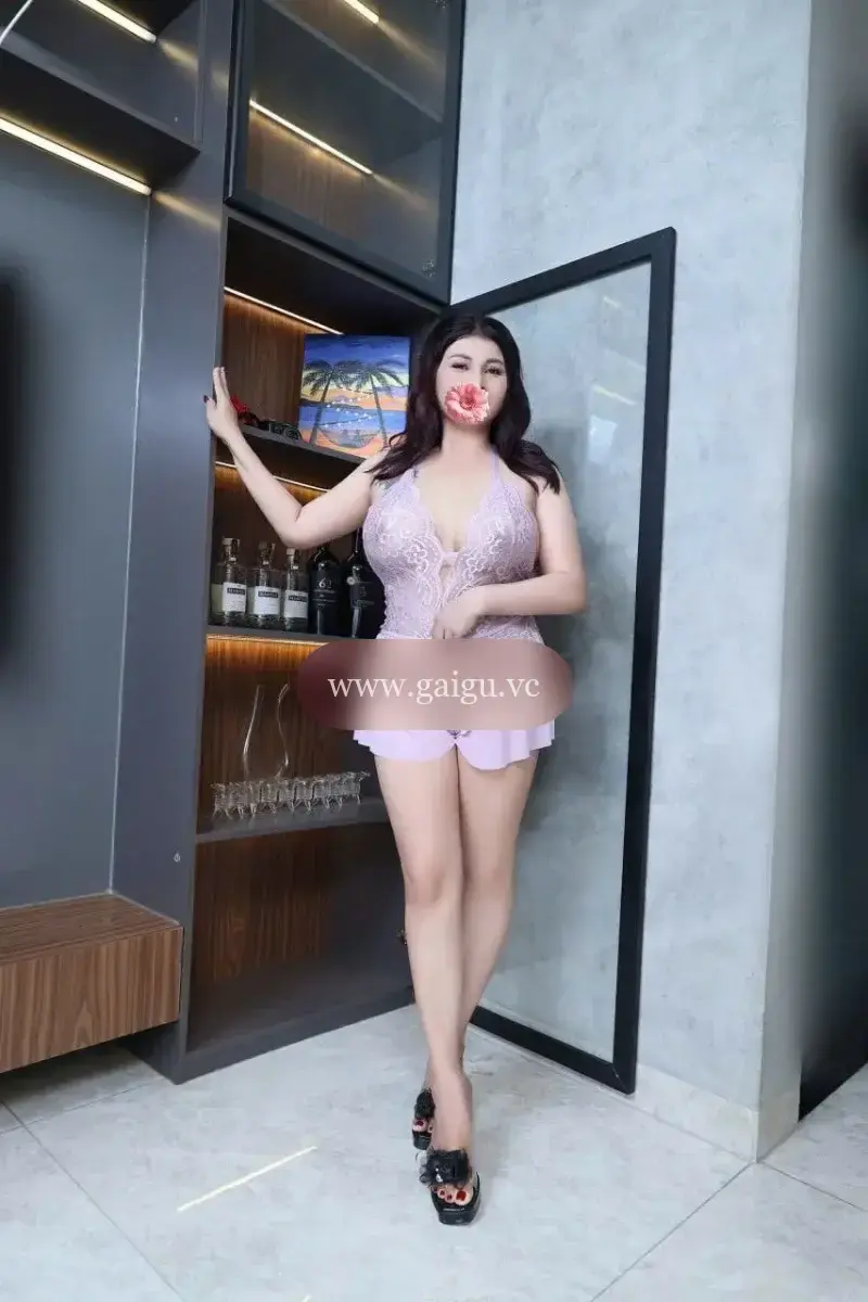 TRINH TRINH - NGỰC KHỦNG, BƯỚM MÚP, LÀM TÌNH SƯỚNG QUÊN LỐI