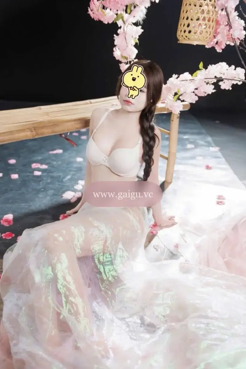 Anh Thư Nhiệt Tình Ngoan Ngoãn