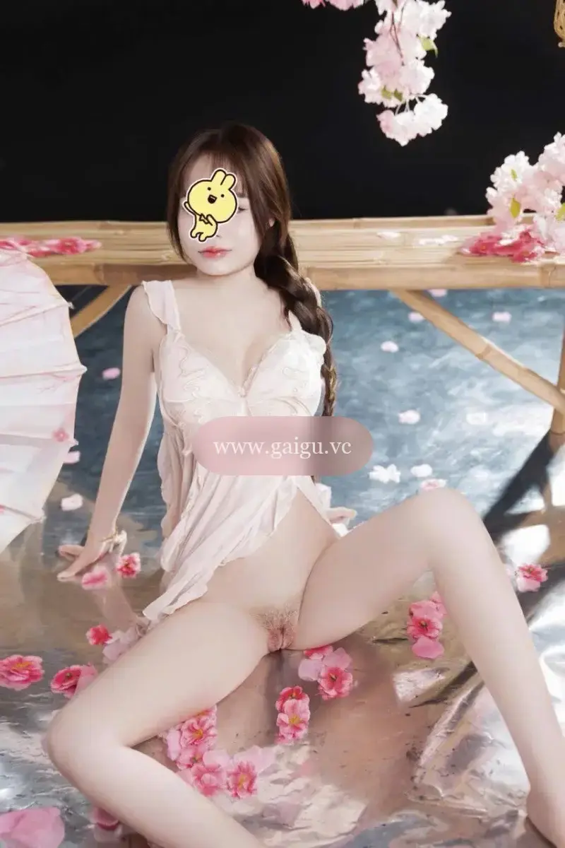 Anh Thư Nhiệt Tình Ngoan Ngoãn