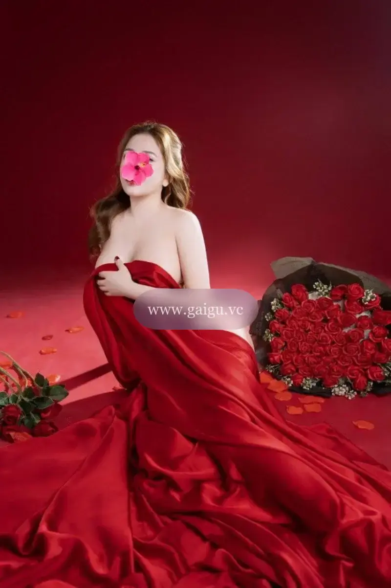 KIM OANH NGỰC TO - BODY MƯỢT - SEXY GỢI TÌNH - QUYẾN RŨ ĐẮM SAY