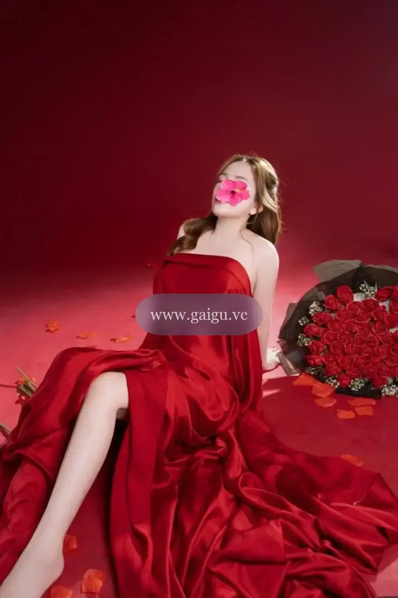 KIM OANH NGỰC TO - BODY MƯỢT - SEXY GỢI TÌNH - QUYẾN RŨ ĐẮM SAY