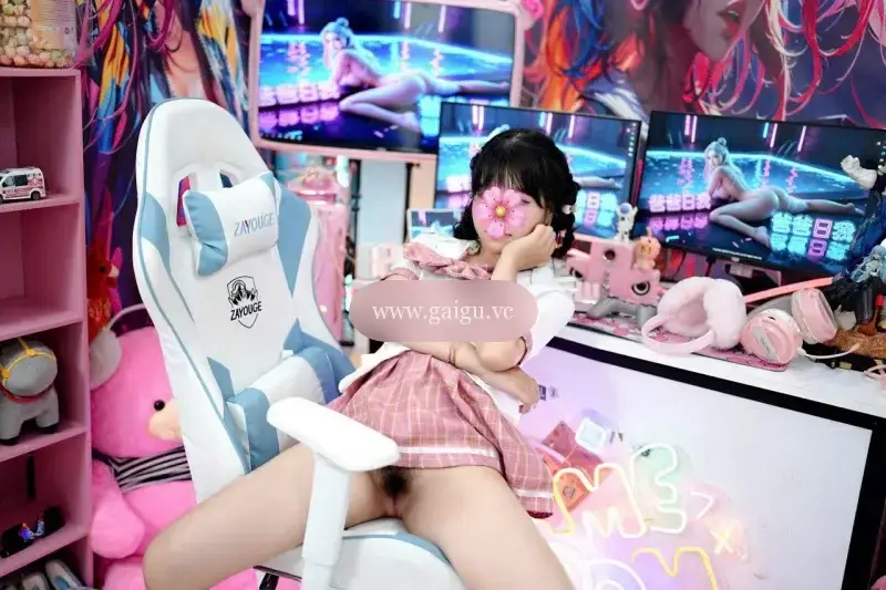 Quỳnh Phương - Lolli Mặt Xinh Dâm Gợi Tình