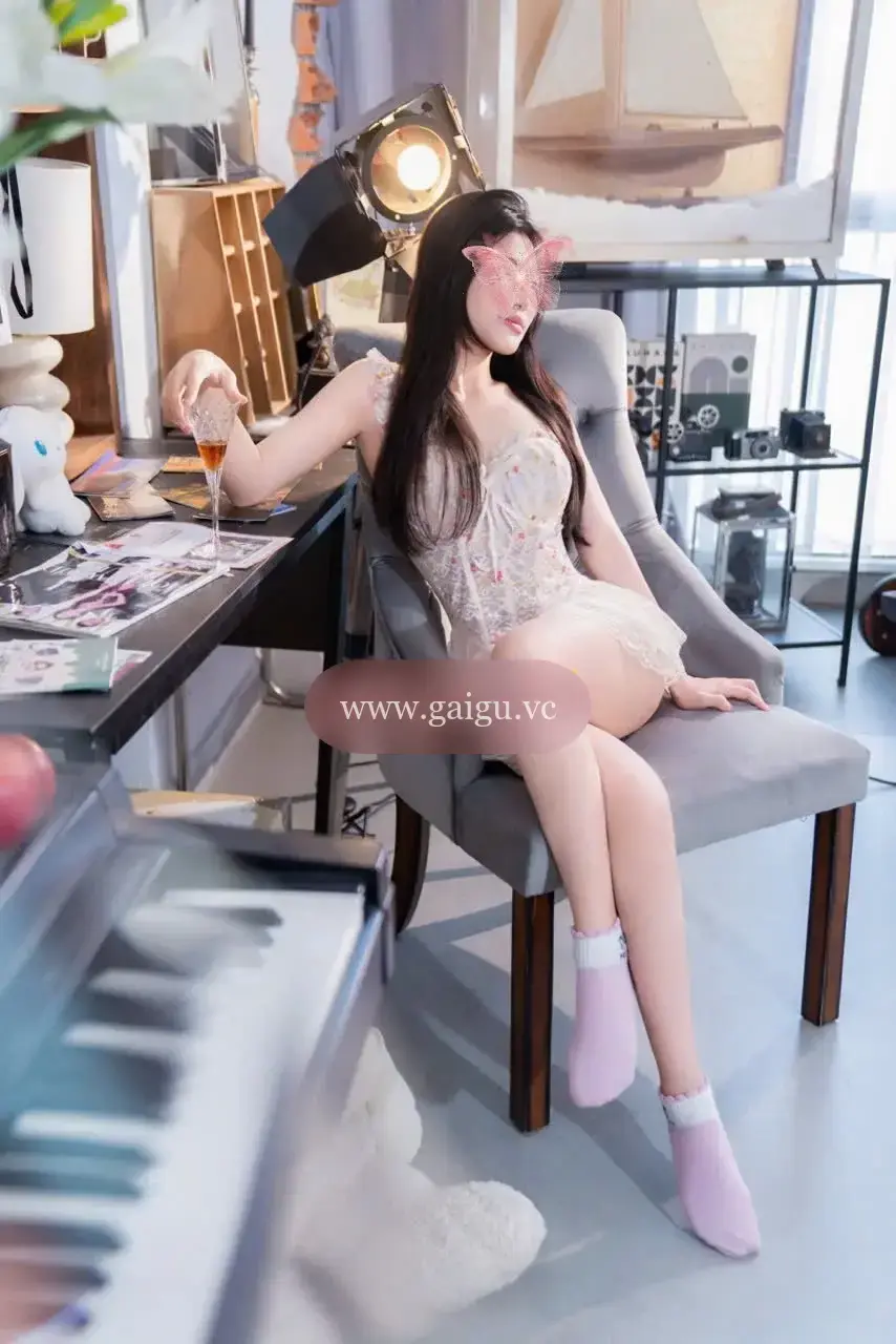 ❤️ ❤️ Quỳnh Anh ❤️ Chân Dài ❤️ Da Trắng❤️ Mặt Xinh❤️