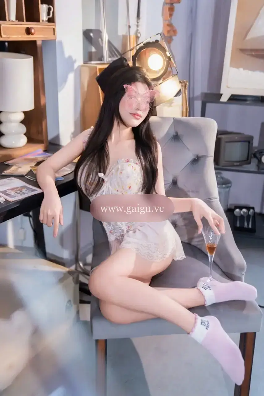 ❤️ ❤️ Quỳnh Anh ❤️ Chân Dài ❤️ Da Trắng❤️ Mặt Xinh❤️