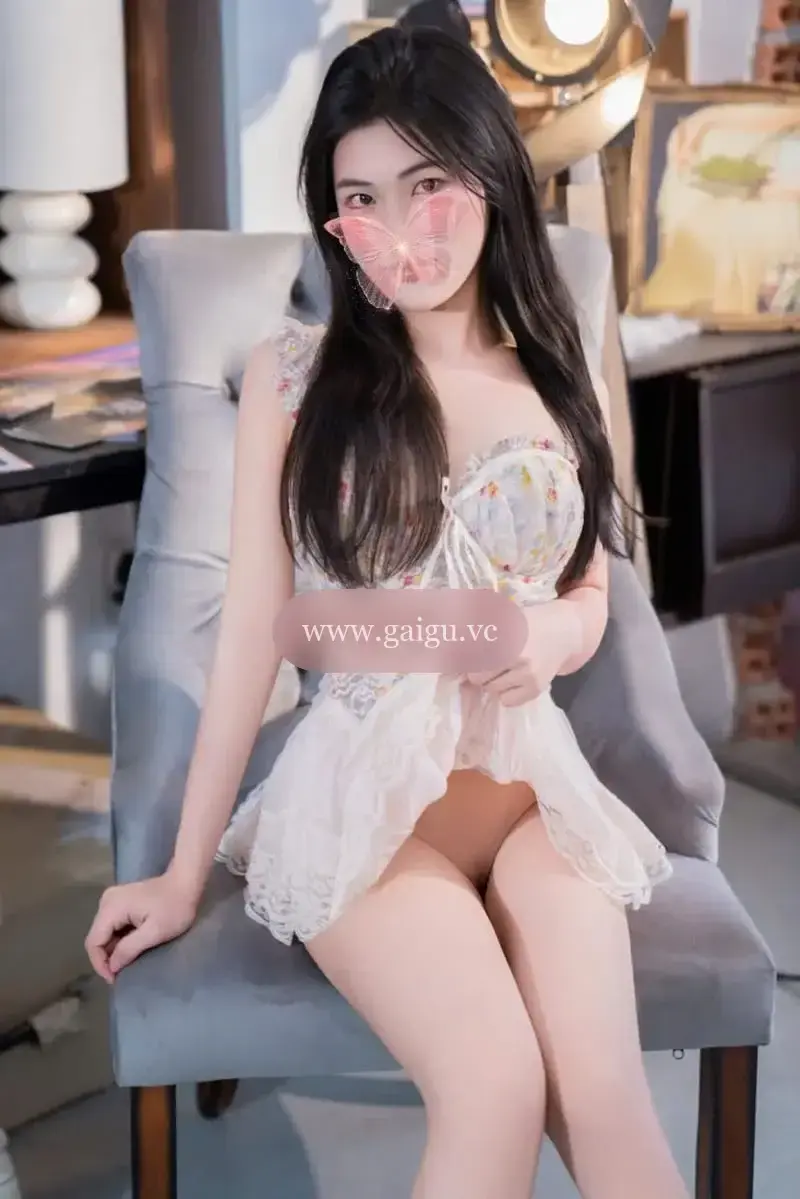❤️ ❤️ Quỳnh Anh ❤️ Chân Dài ❤️ Da Trắng❤️ Mặt Xinh❤️