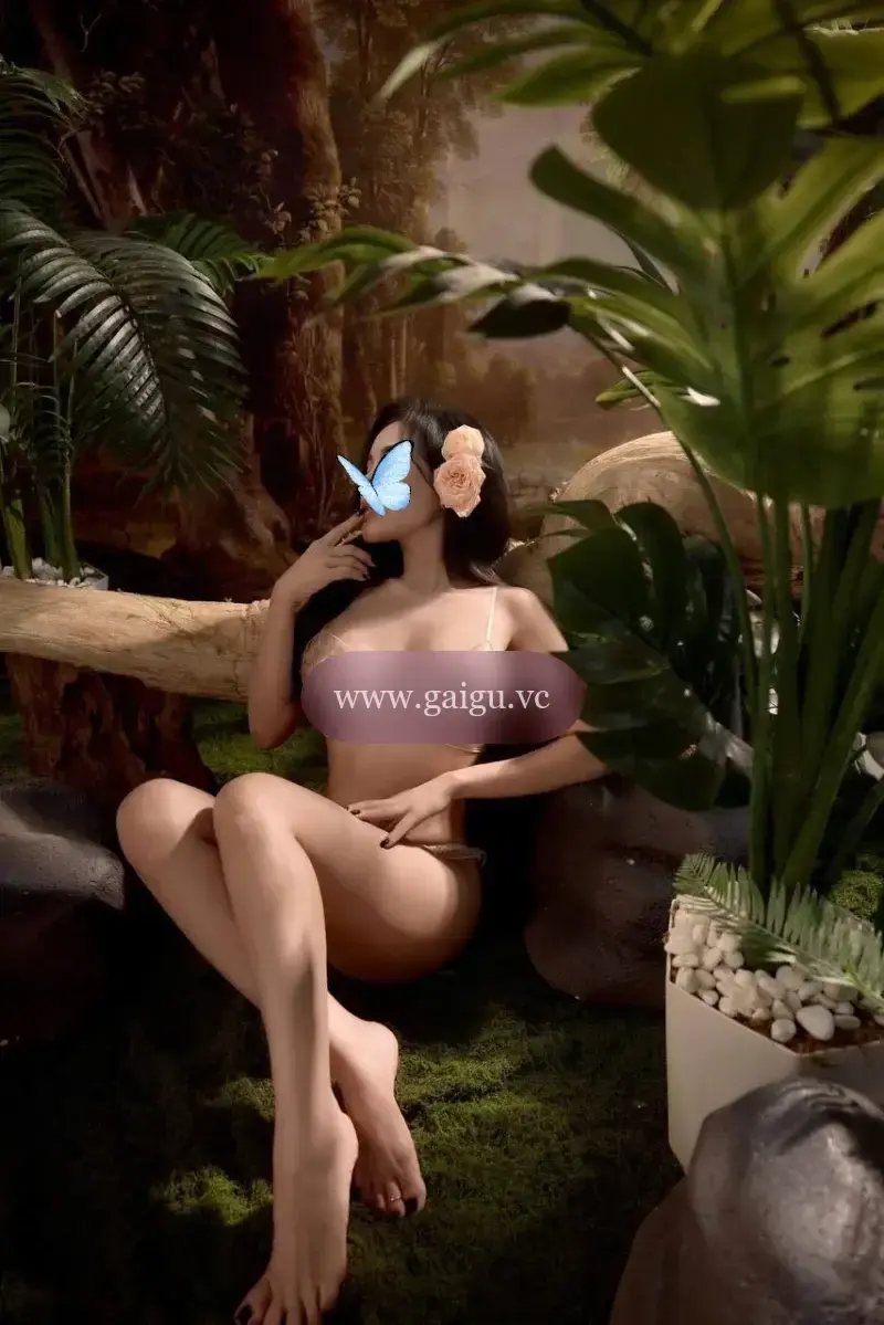 Hot ⭐ Emy Xinh Đẹp Phong Cách Phục Vụ Chuẩn Tình Nhân