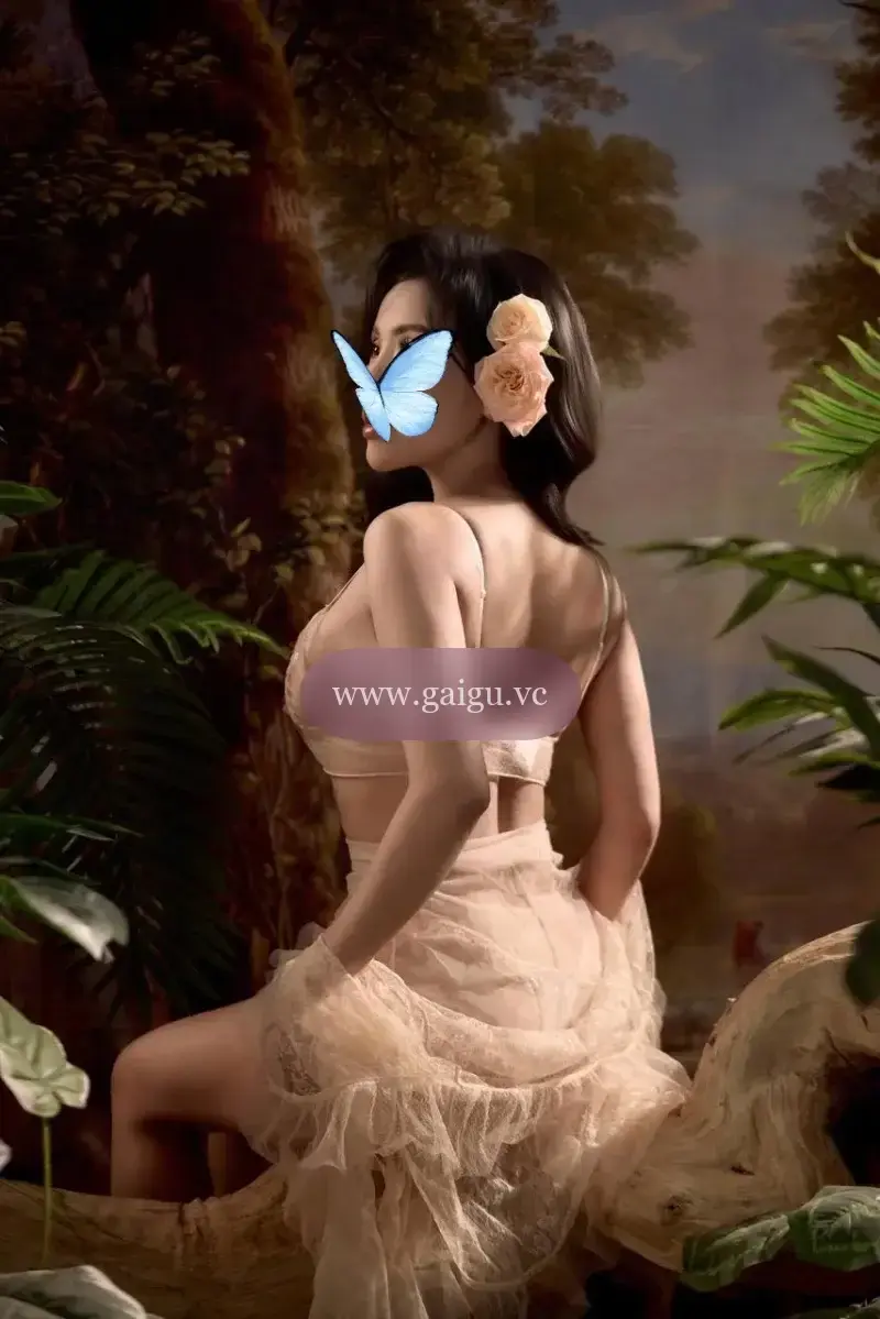 Hot ⭐ Emy Xinh Đẹp Phong Cách Phục Vụ Chuẩn Tình Nhân