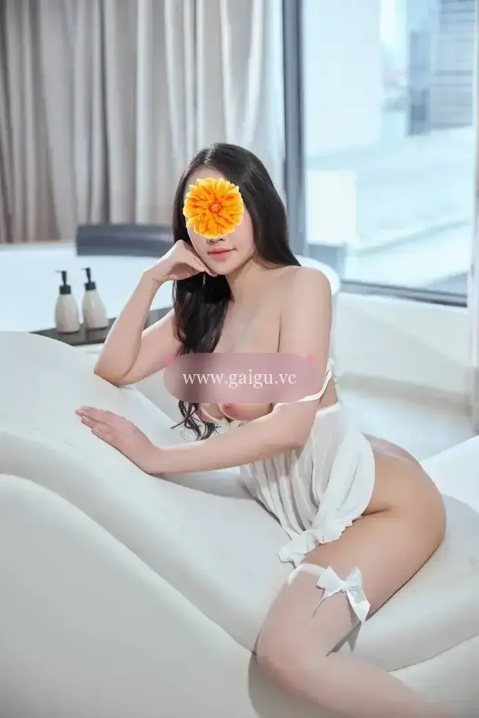 NEW ✨JULIA XINH NHƯ BÚP BÊ-NGỰC NỞ-MÔNG CONG-RẤT GỢI TÌNH