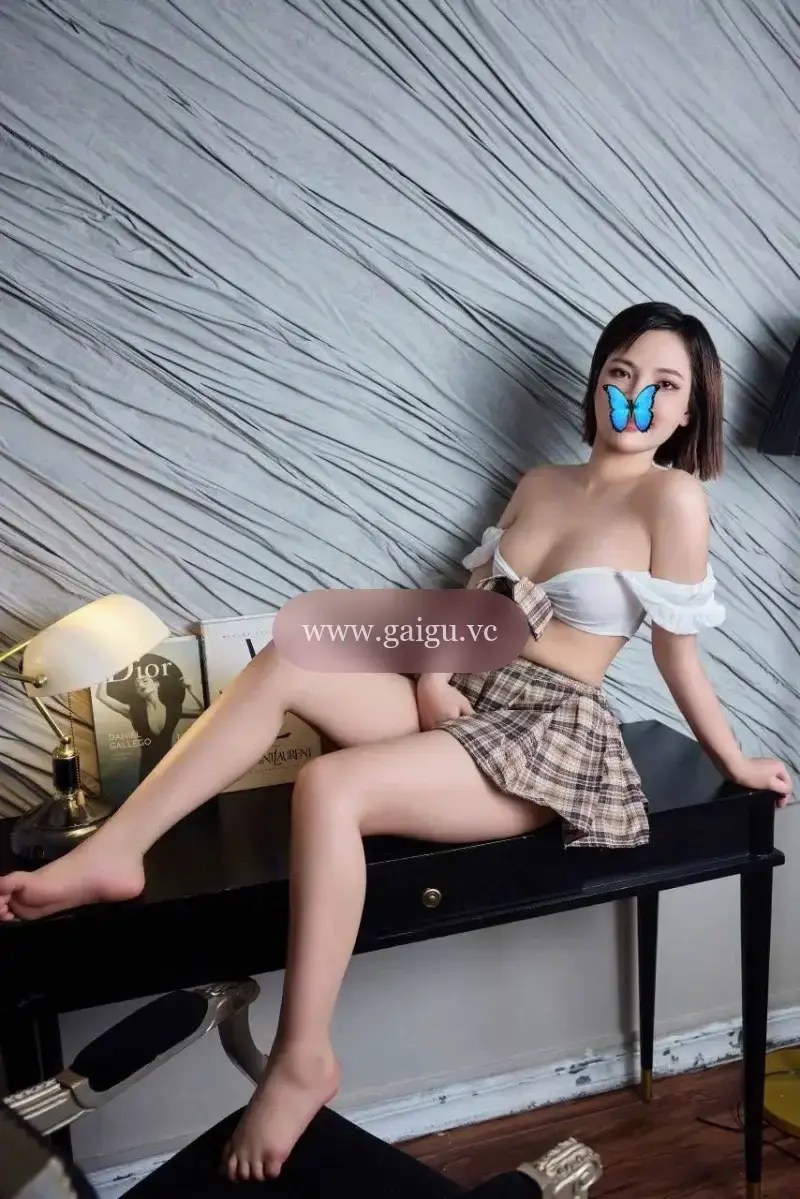 Thảo My - Mặt Dâm, Vú Bự Bú Liếm Thoải Mái