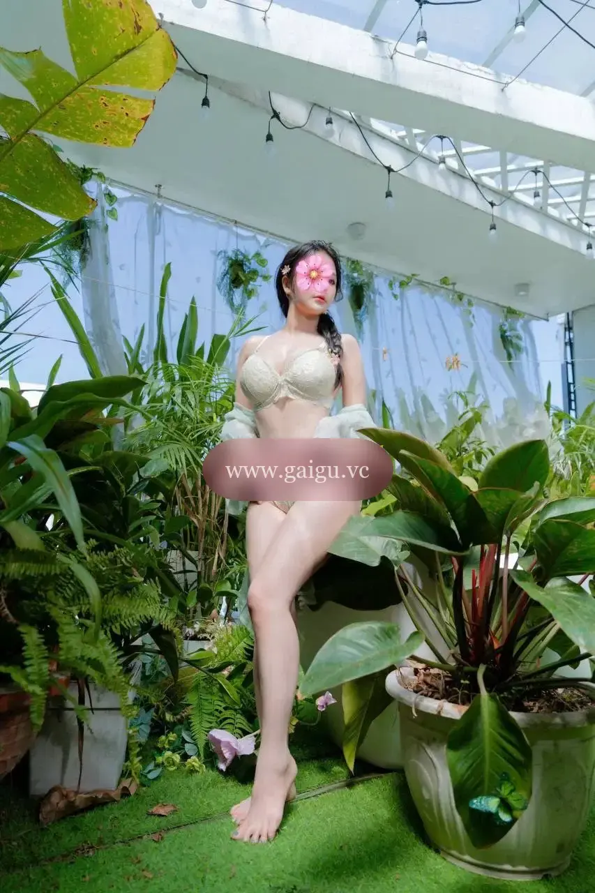 Gái xinh Thanh Thanh_ Gương mặt kute, body nóng bỏng