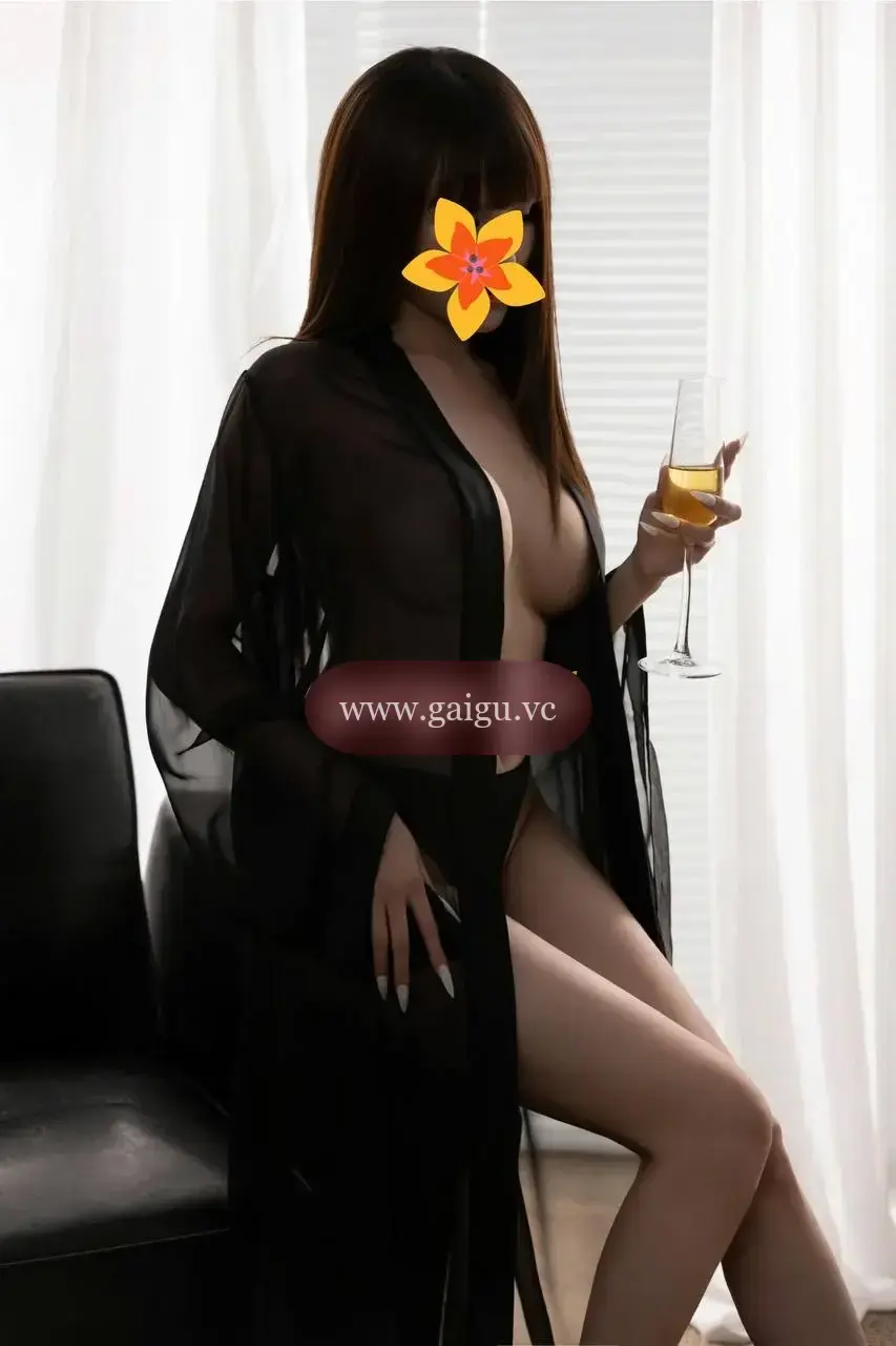 Quỳnh Nhi 2K  - Tuyệt Phẩm Mỹ Nhân - Body nóng bỏng🔥 chiều khách hơn NYC !