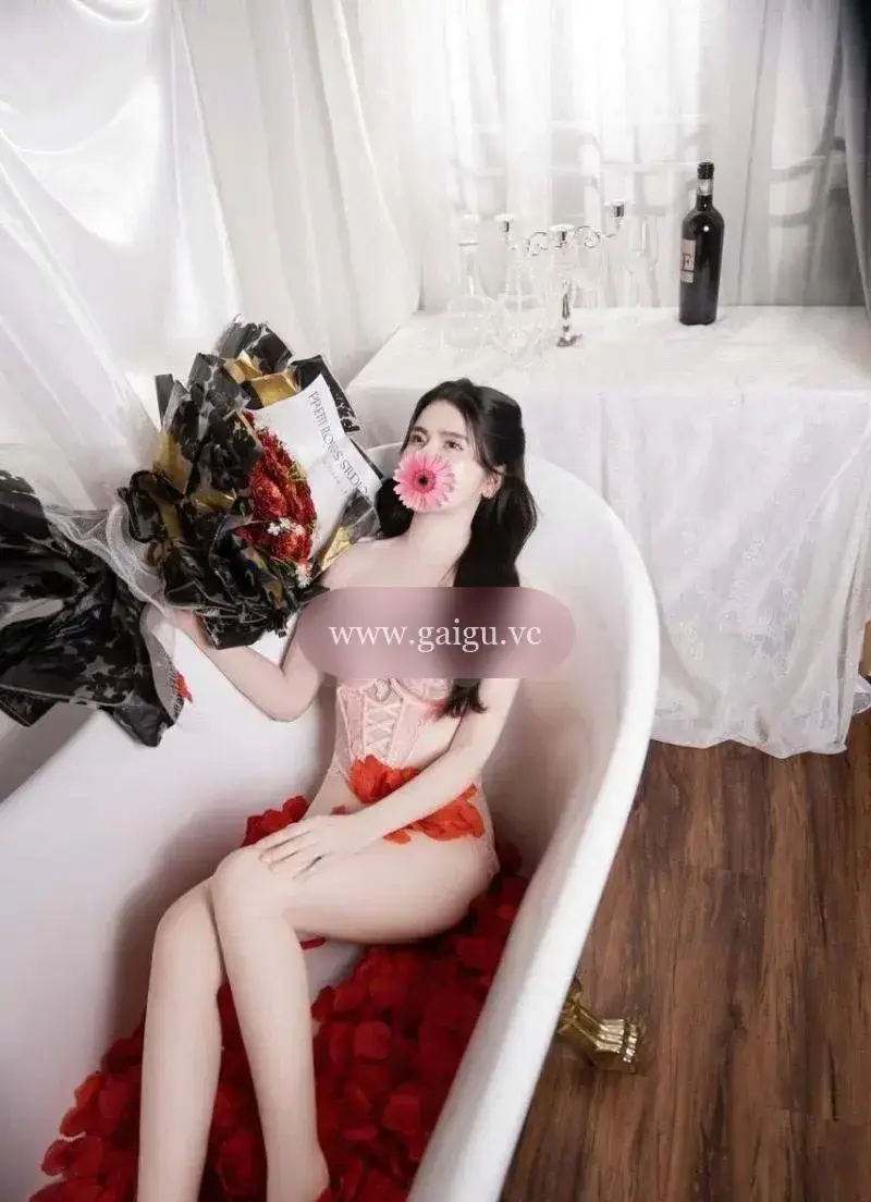 TRÚC ANH - Nàng thơ chuẩn model - xinh chuẩn thước ngọc