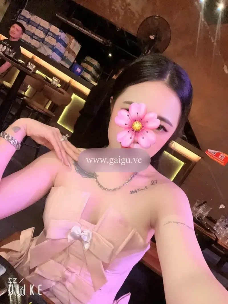 BABE QUỲNH NHI - KHUÔN MẶT ĐẸP CUỐN HÚT MỌI ÁNH NHÌN