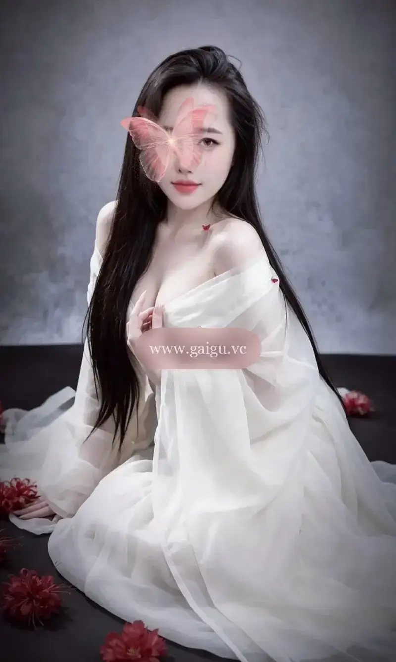 BABE QUỲNH NHI - KHUÔN MẶT ĐẸP CUỐN HÚT MỌI ÁNH NHÌN