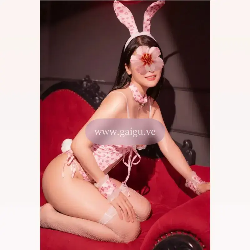 Hotgirl LyLy ❤️ Dáng Chuẩn Như Người Mẫu❤️ Da Dẻ Trắng Trẻo Mịn Màng Thơm Tho❤️Lần Dầu Bước Vào Nghề