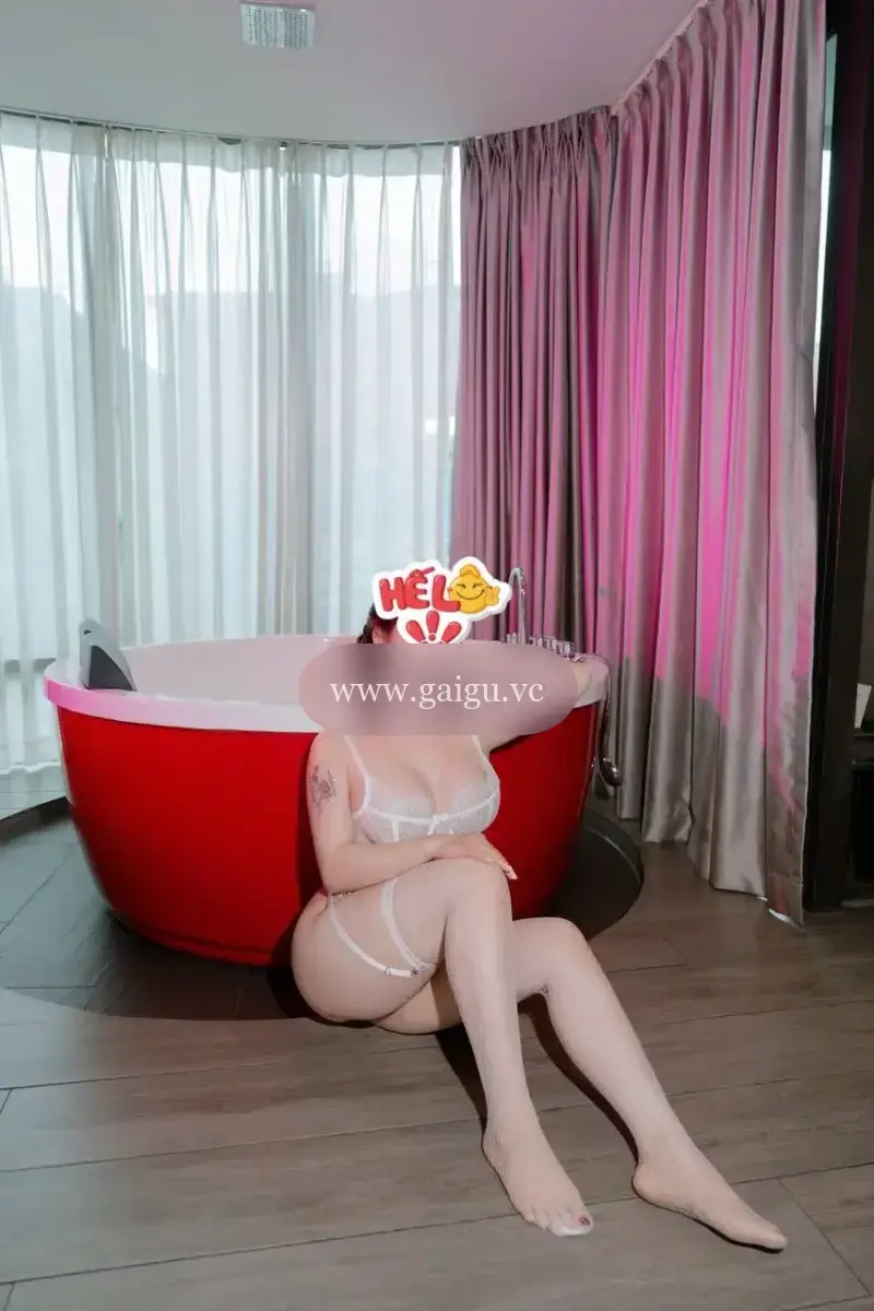 Lyly nghệ nhân kèn sáo - Vú to, Bướm xinh