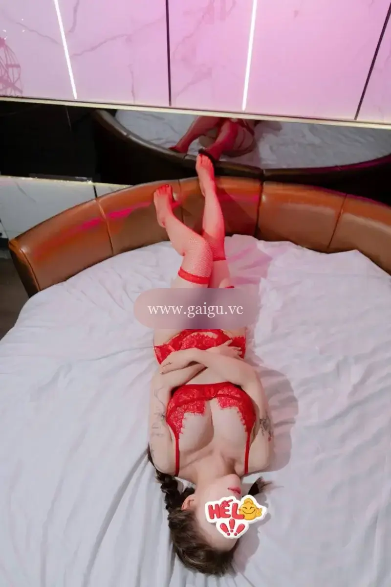 Lyly nghệ nhân kèn sáo - Vú to, Bướm xinh