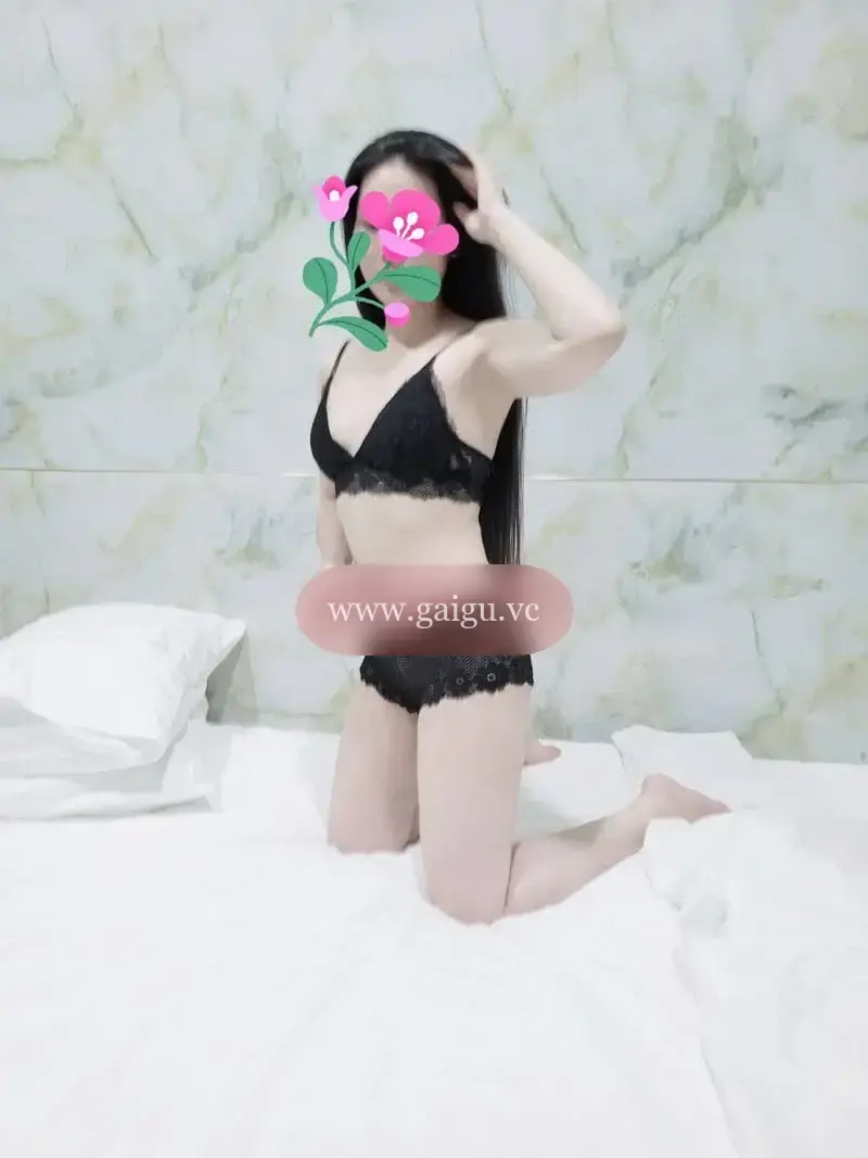 Thùy Trang da trắng dáng đẹp siêu dể thương.