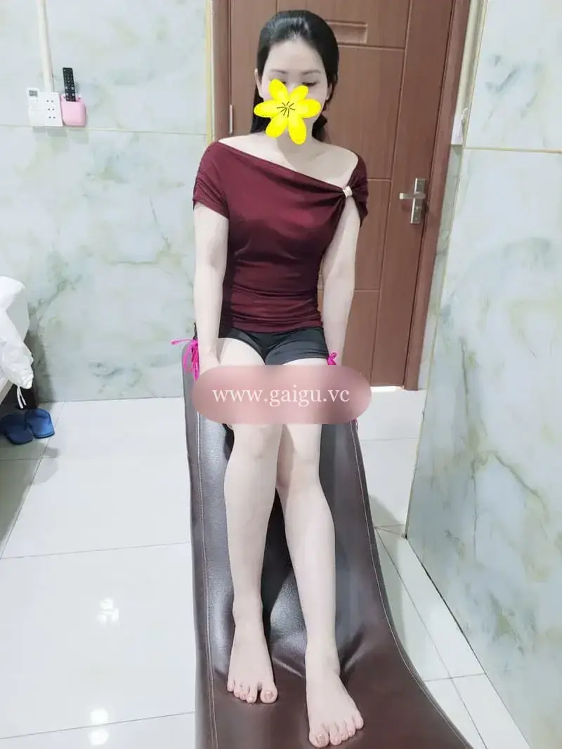 Thùy Trang da trắng dáng đẹp siêu dể thương.