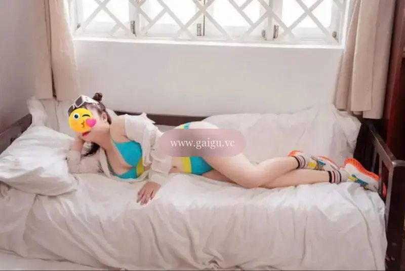 Tú Linh_ Gái dâm chiều khách, body gợi cảm
