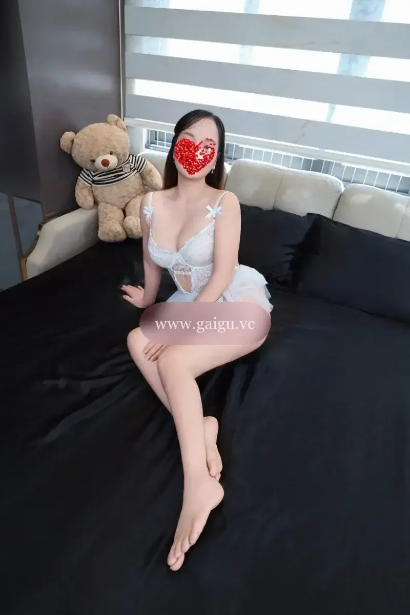 HOÀNG YẾN NỮ HOÀNG TÌNH DỤC THỜI THƯỢNG BÚ CU LÀM TÌNH CHỊCH KIỂU CỰC CHIỀU KHÁCH