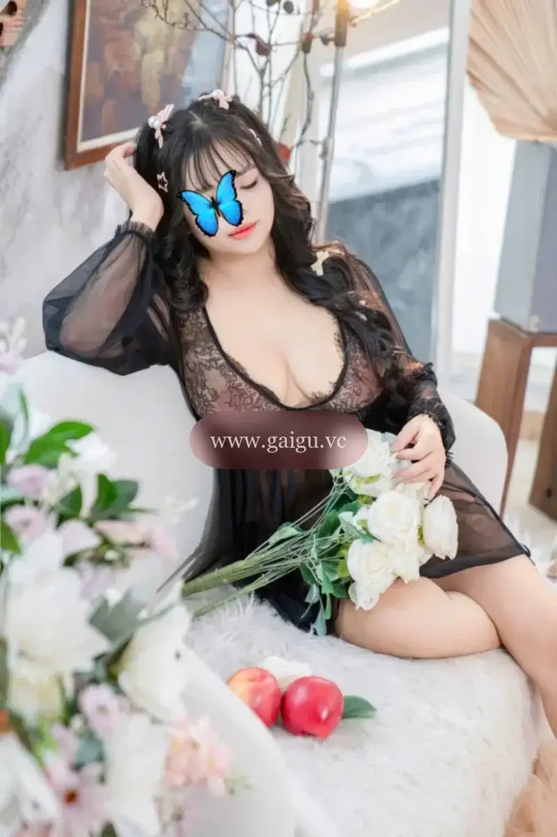 QUỲNH CHI DỊU DÀNG,XINH XẮN,NGỰC TO,SEVRICE TỐT YÊU NGHỀ