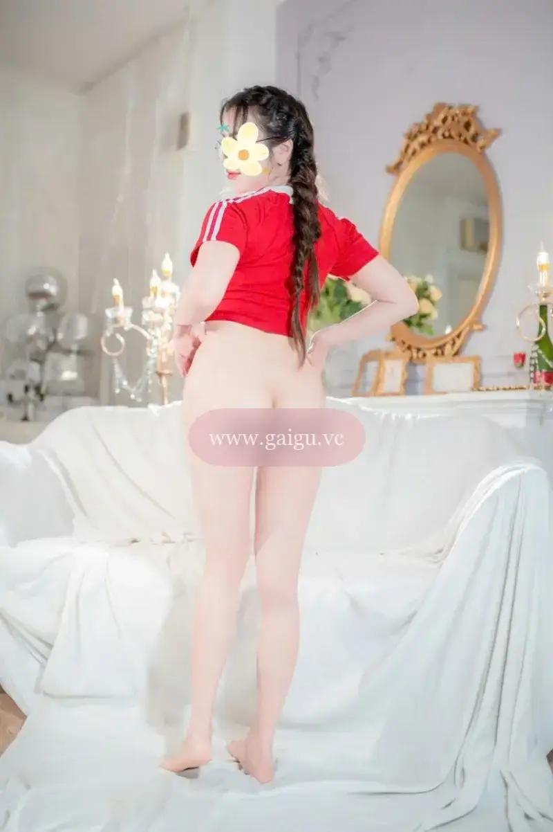 Bé chíp_ Xinh dáng đẹp nụ cười tỏa nắng