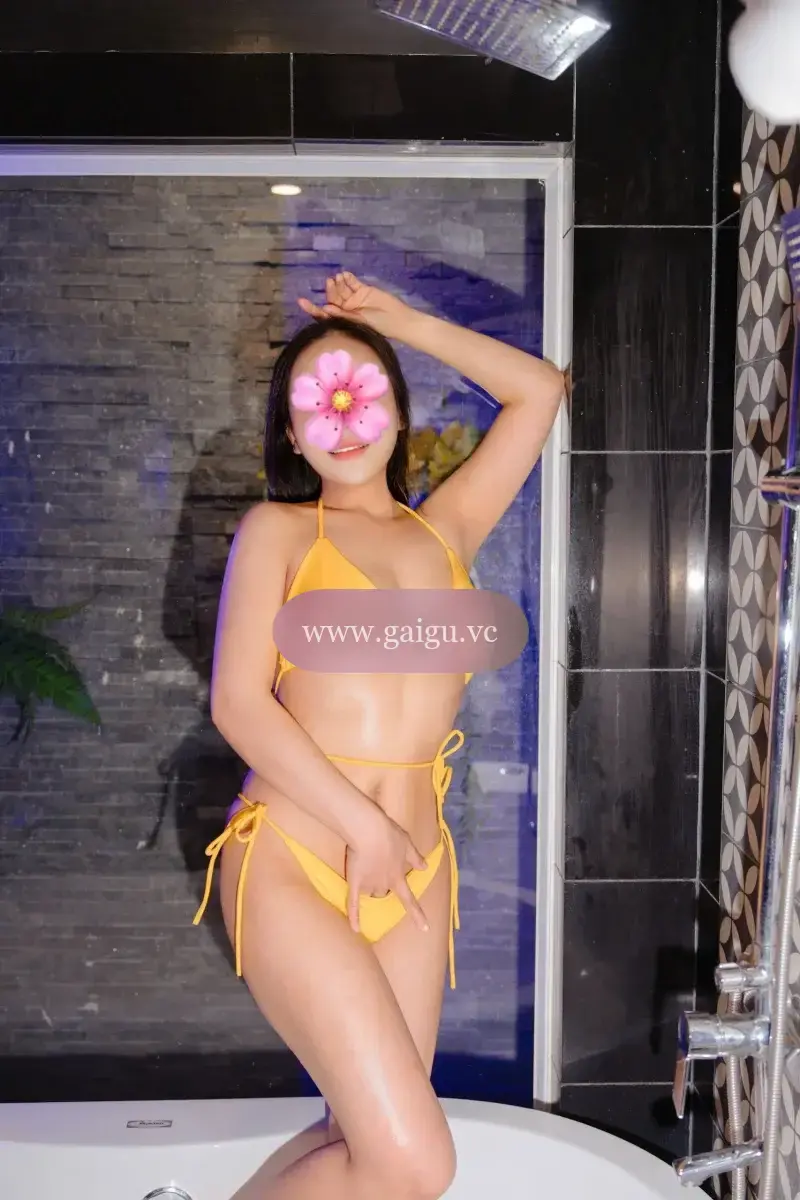 Bé Giao - Sexy Girl- Yêu Chiều Khách Như Người Tình
