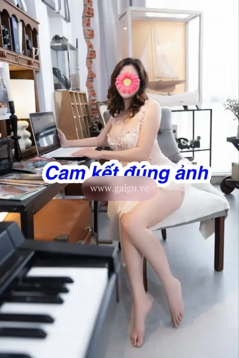TÚ VÂN DÁNG CAO, MÔNG NỞ, VÚ TO NGON,BÚ LIẾM MIỆT MÀI