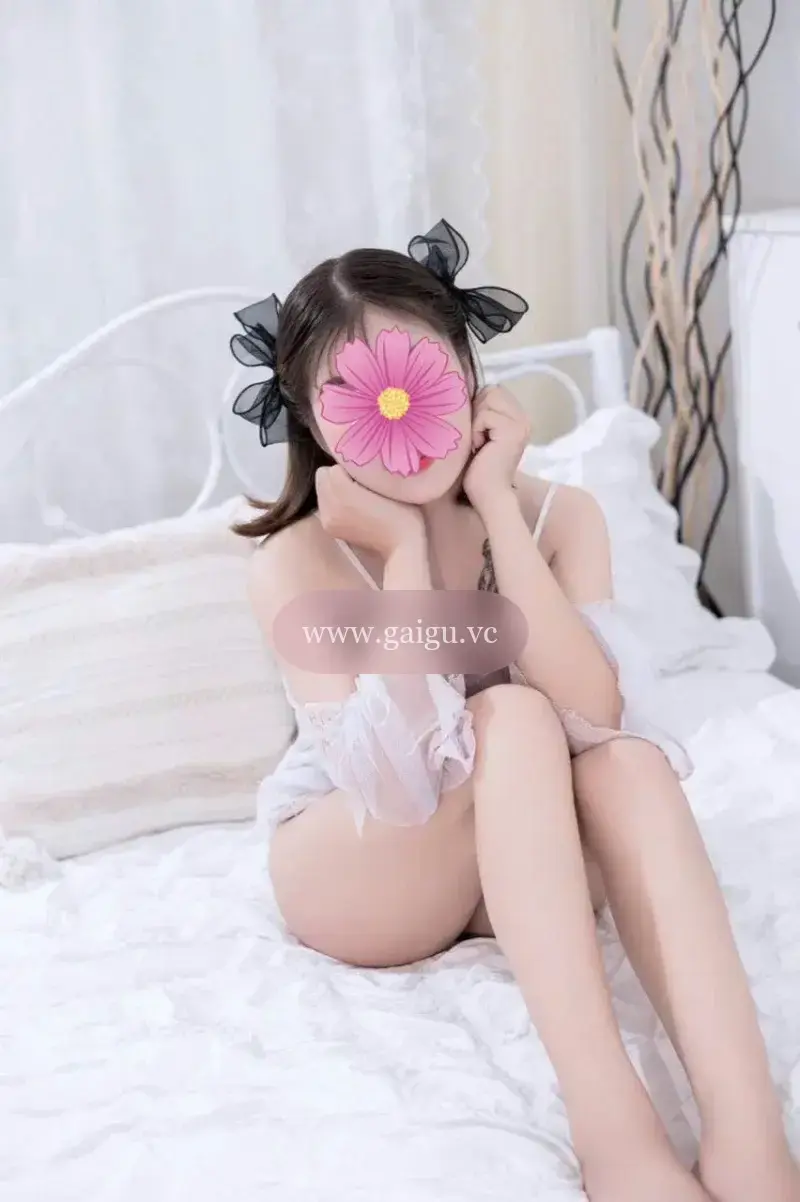2k2 bé sam ngoan ngoãn nhiệt tình khuân mặt xinh